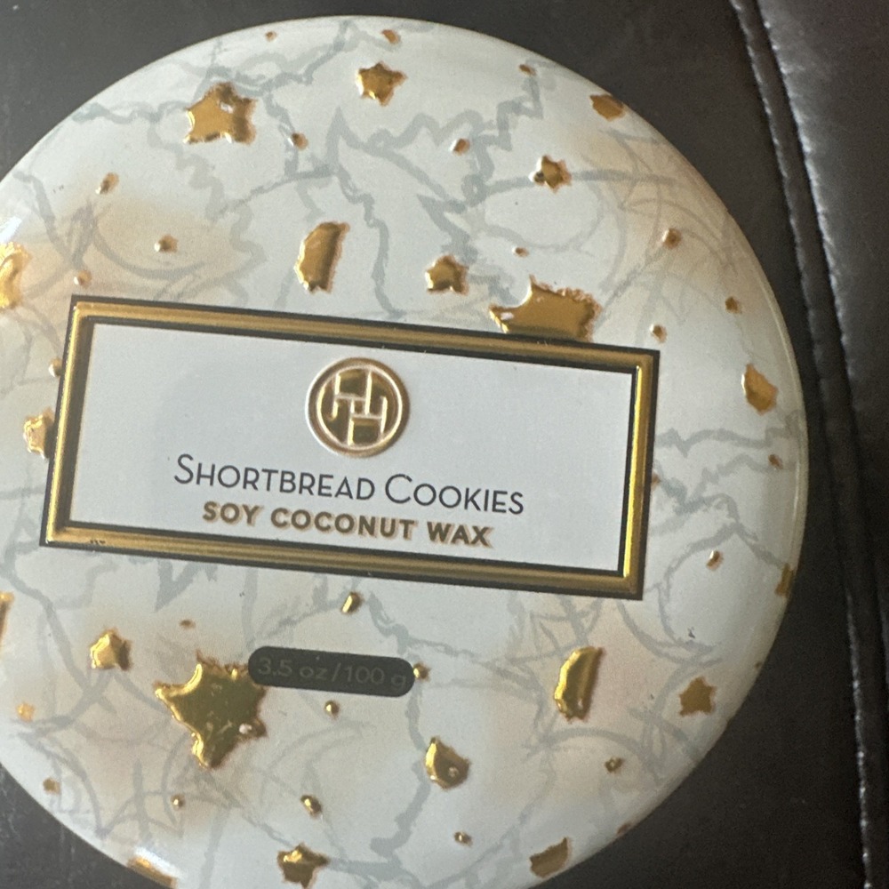 Huntington Home 3.5 oz Two Tin Candles Sweet‎ Pine & Amber + Shortbread Cookies - Picture 2 of 8